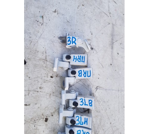 Петля двери