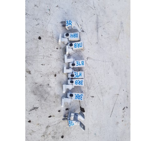 Петля двери