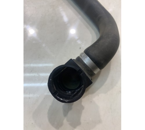 Патрубок системы охлаждения