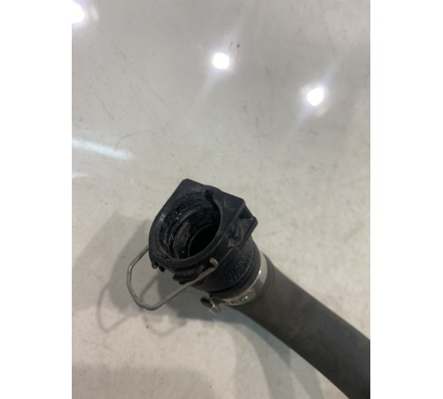 Патрубок системы охлаждения