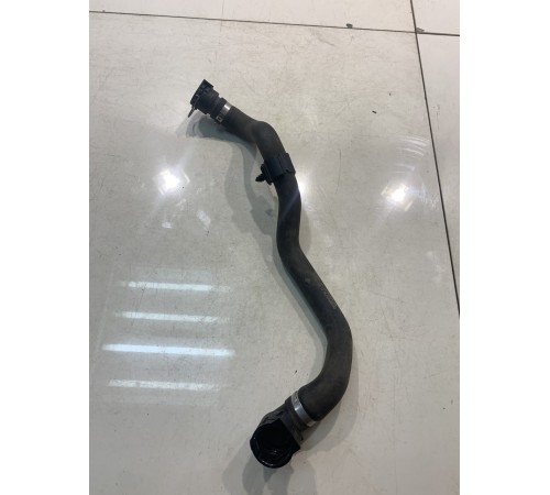 Патрубок системы охлаждения