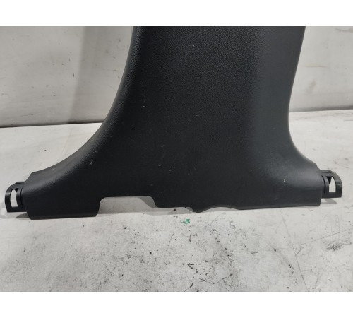 Обшивка центральной стойки правая нижняя