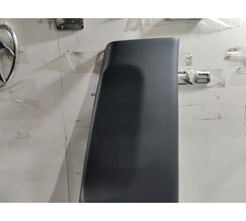 Обшивка центральной стойки правая нижняя