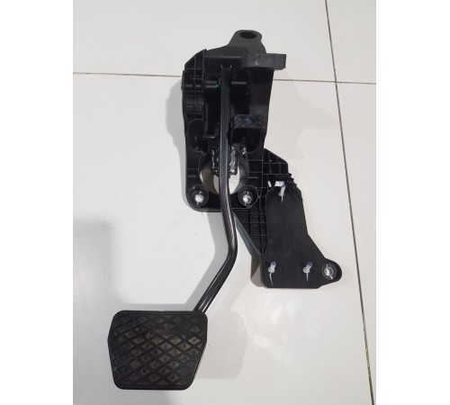 Педаль тормоза