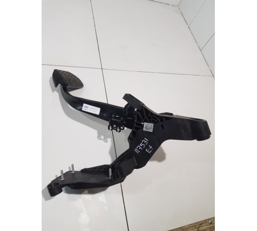 Педаль тормоза