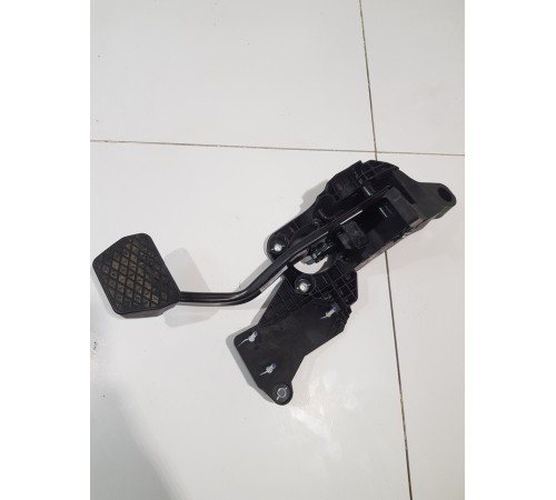 Педаль тормоза