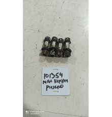 Болты крепления малого карданного вала