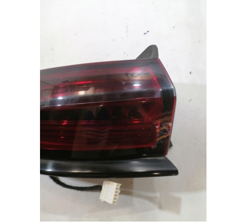 Фонарь задний левый наружний