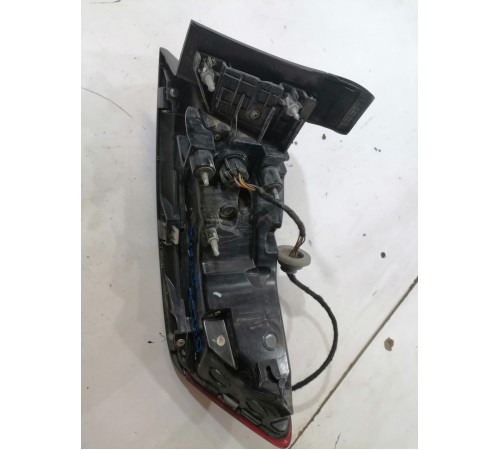 Фонарь задний левый наружний