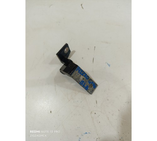 Петля двери передняя левая верхняя 