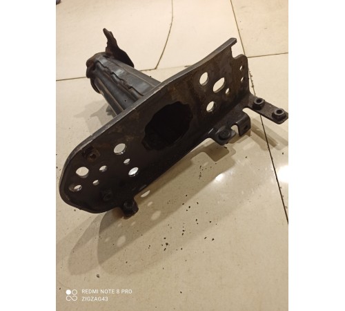 Усилитель бампера(передний левый)