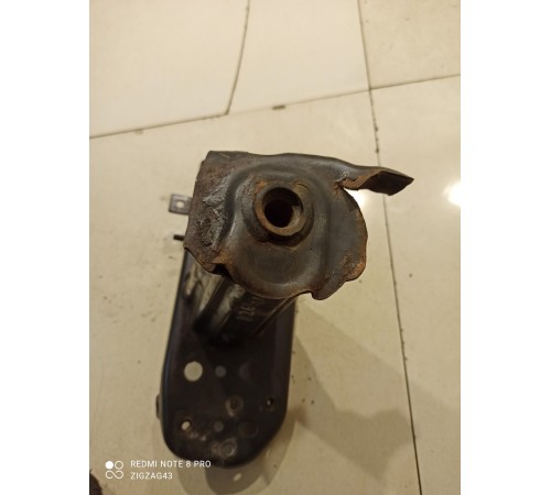 Усилитель бампера(передний левый)