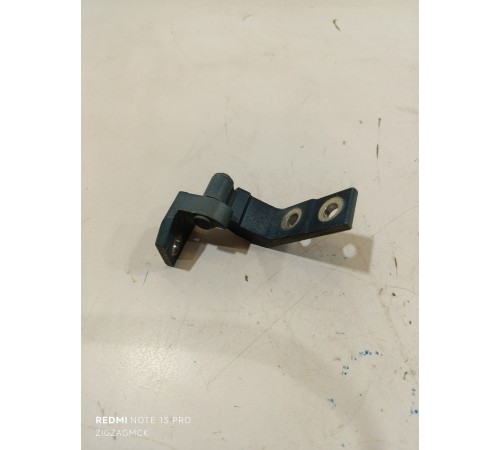 Петля двери передняя левая верхняя 