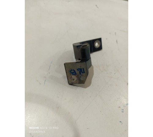 Петля двери передняя левая верхняя 