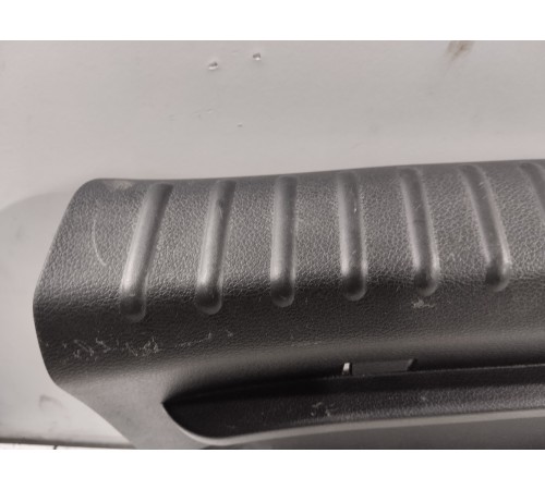 Обшивка задней панели багажника