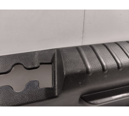 Обшивка задней панели багажника