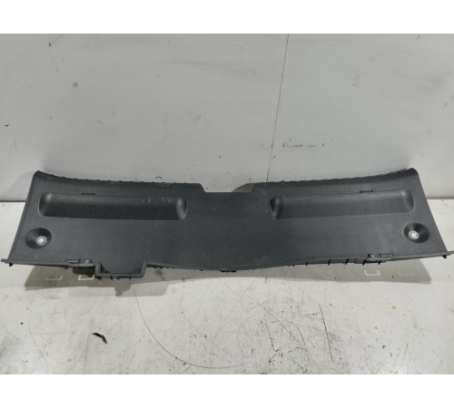 Обшивка задней панели багажника