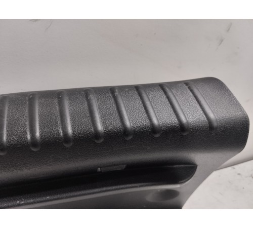 Обшивка задней панели багажника