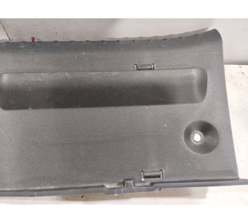 Обшивка задней панели багажника