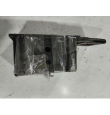 Петля буксировочная левая