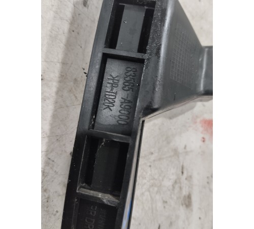 Направляющая стекла двери задняя правая