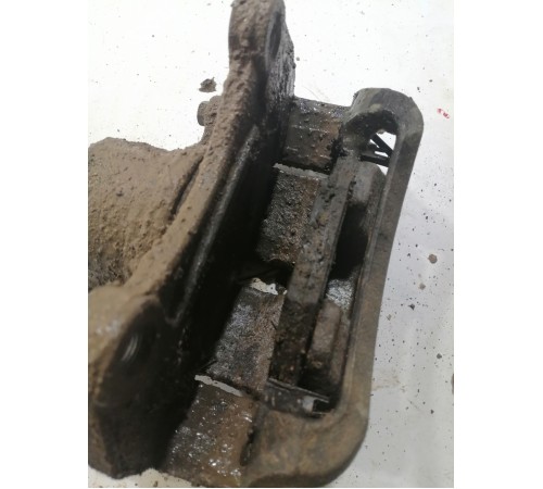 Суппорт передний левый