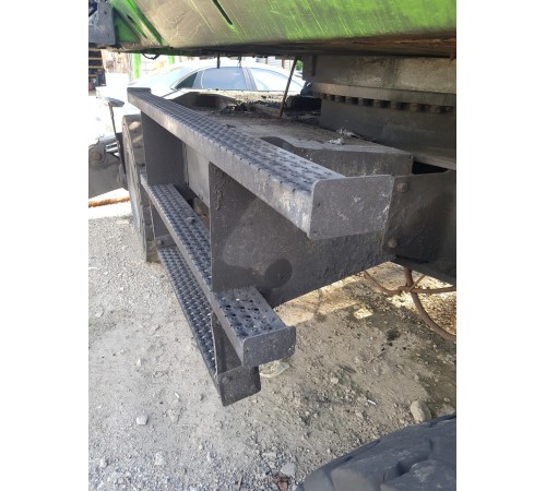 Подножка боковая с ящиком под инструменты левая