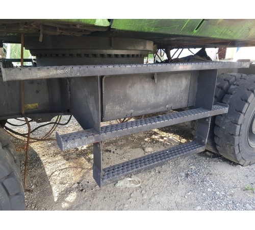 Подножка боковая с ящиком под инструменты левая