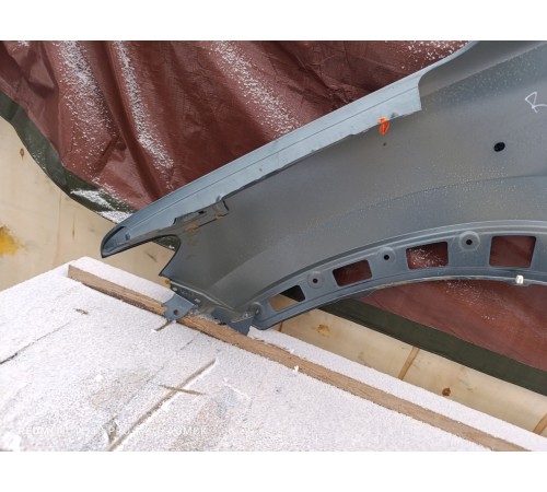 Крыло переднее правое