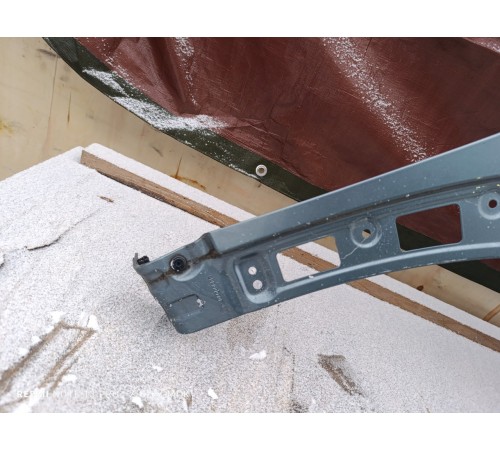 Крыло переднее правое