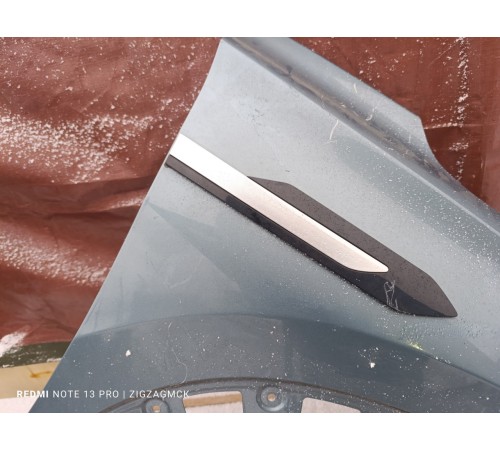 Крыло переднее правое