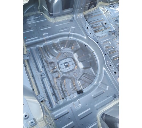 Пол багажника