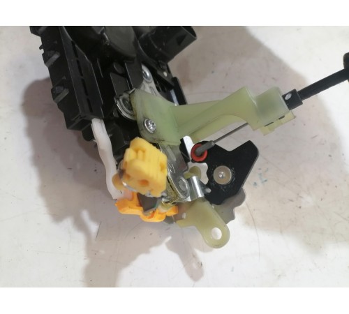 Замок двери передний правый