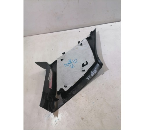 Обшивка стойки багажника правая верхняя