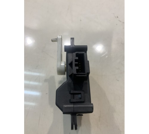 Моторчик привода заслонки отопителя