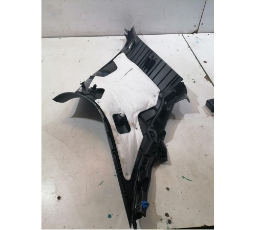 Обшивка стойки задняя правая