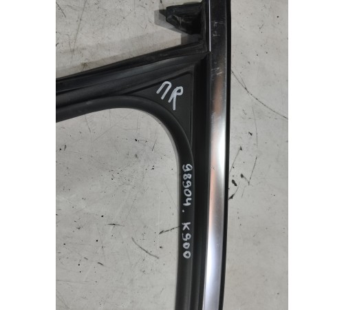 Уплотнитель стекла двери (передний правый)