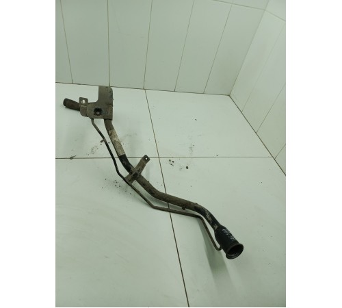 Горловина топливного бака