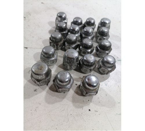 Гайки колесные 19 шт