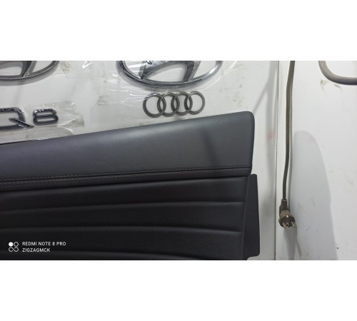 Обшивка двери(передняя правая)