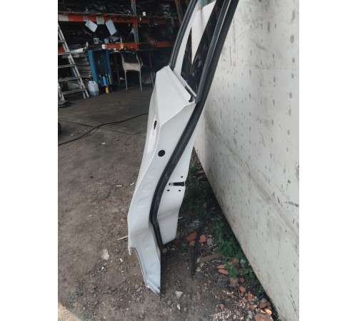 Дверь задняя левая