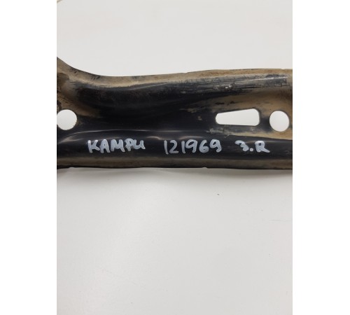 Кронштейн крепление заднего подрамника правый