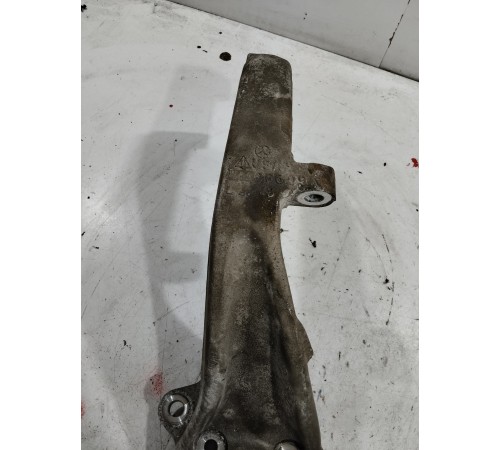 Кулак поворотный(передний левый)