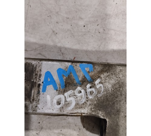 Кулак поворотный(передний левый)