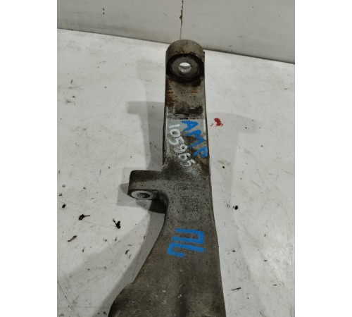 Кулак поворотный(передний левый)