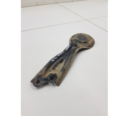 Кронштейн крепление заднего подрамника правый