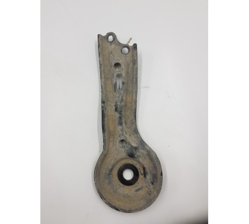 Кронштейн крепление заднего подрамника правый