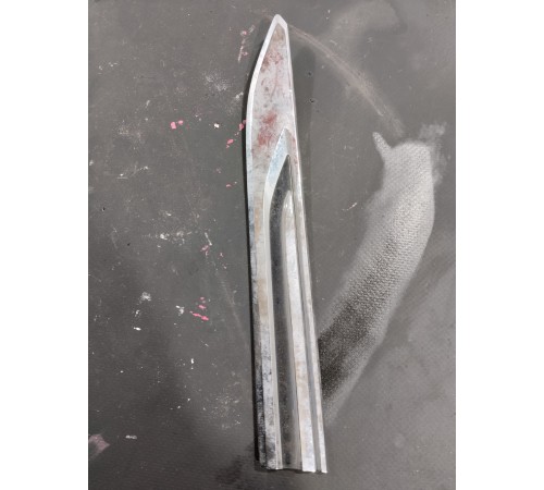 Молдинг крыла передний левый