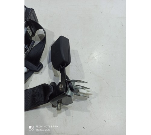 Ремень безопасности (задний центральный)