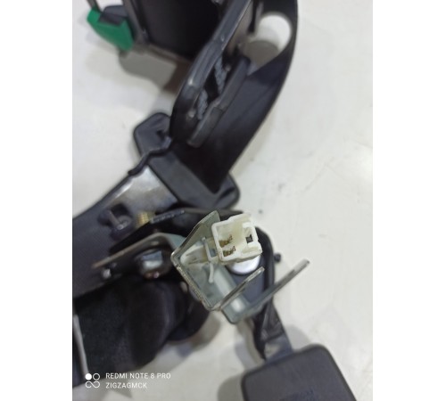 Ремень безопасности (задний центральный)